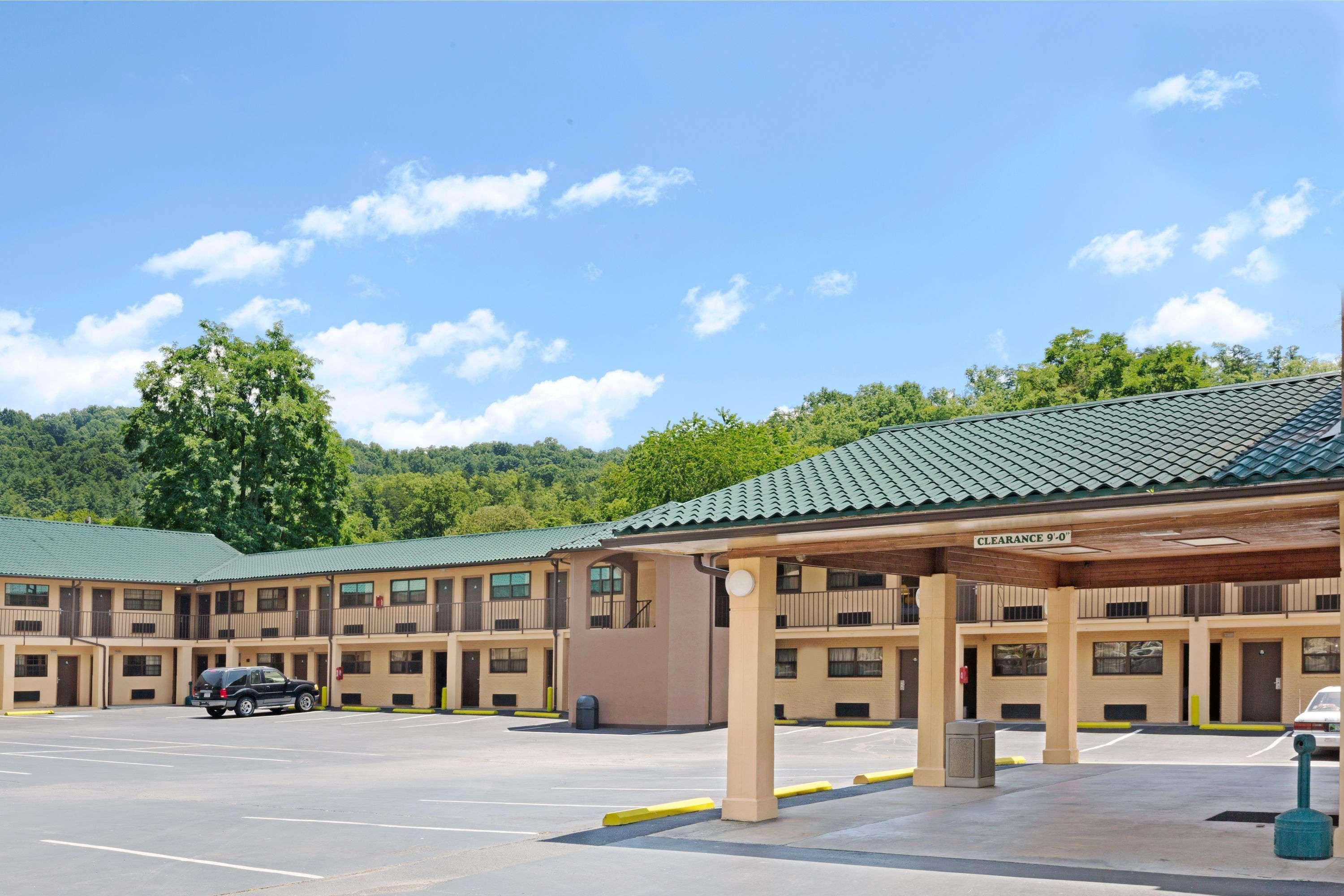 切诺基/斯莫基山戴斯酒店 切罗基 外观 照片